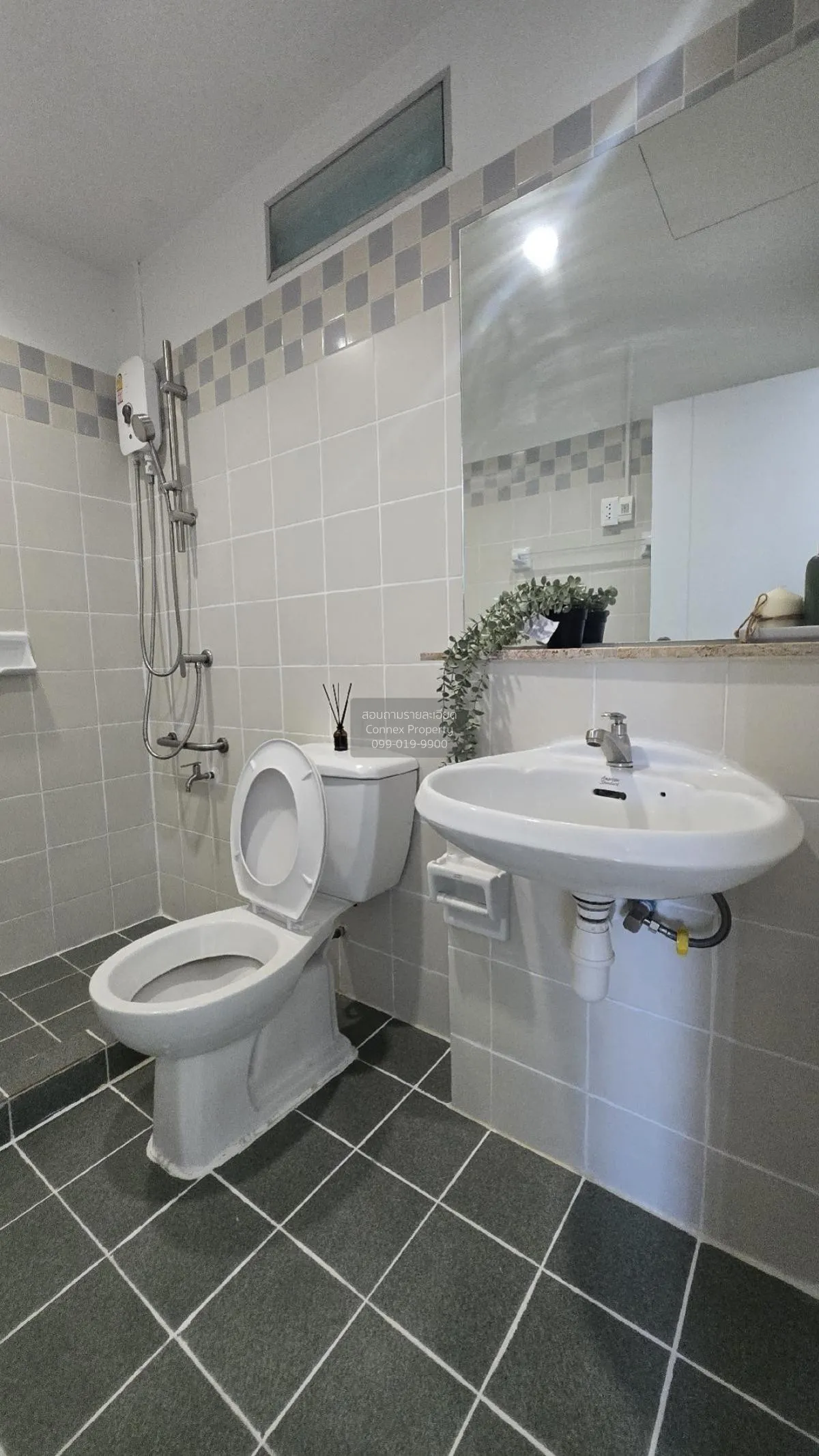 ขายคอนโด  เดอะ พาร์คแลนด์ บางนา MRT-ศรีเอี่ยม (สายสีเหลือง) บางนา