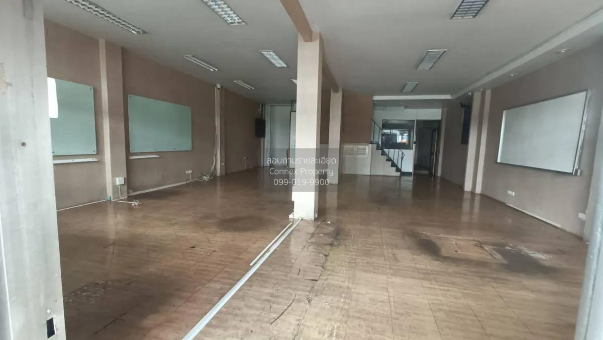 ขายขายอาคารพาณิชย์ 4ชั้น ติดรถไฟฟ้ารัชโยธิน 2คูหา  แขวงจันทรเกษม 