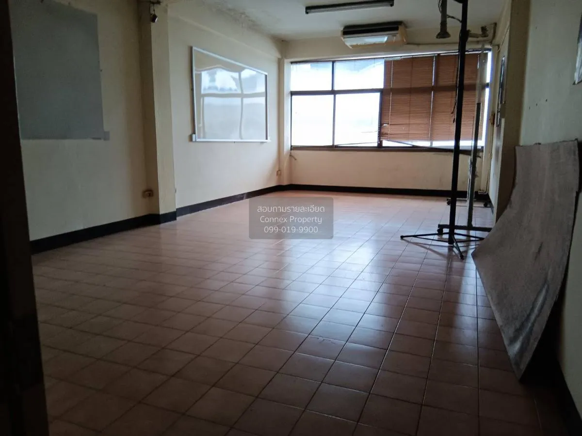 ขายขายอาคารพาณิชย์ 4ชั้น ติดรถไฟฟ้ารัชโยธิน 2คูหา  แขวงจันทรเกษม 