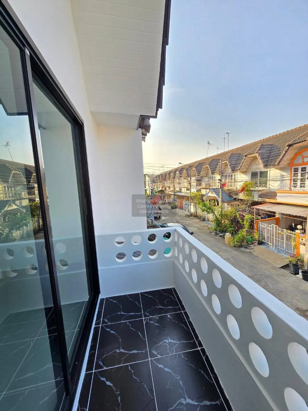 ขายทาวน์เฮ้าส์/ทาวน์โฮม  บ้านมนวดี รีโนเวทใหม่ บางคูรัด บางบัวทอง