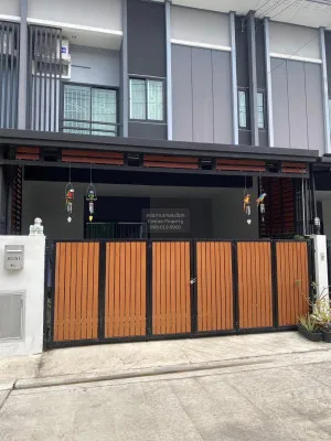 ขายทาวน์เฮ้าส์/ทาวน์โฮม  เดอะริว่า วงแหวนลำลูกกา คลอง 5 ลาดสวาย ลำลูกกา ปทุมธานี CX-112275