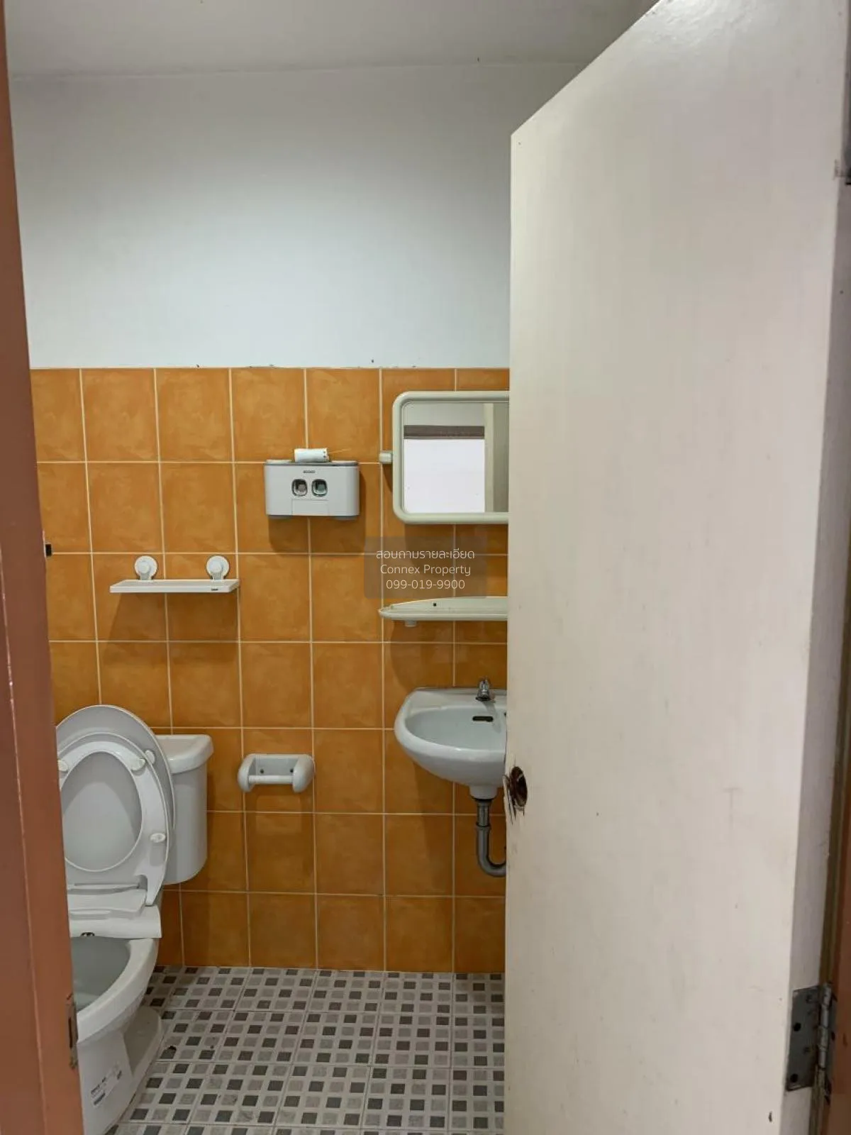 ขายคอนโด  เรสซิเดนซี่ ไฮทส์ คอนโดมิเนียม ชั้นสูง ห้องมุม MRT-สุทธ