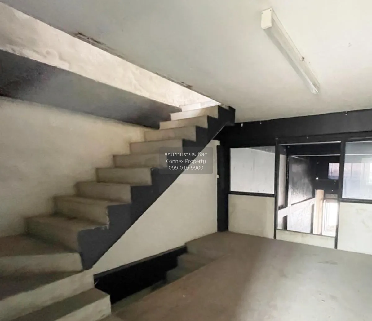 For Sale commercial building,  to Phahon Yothin Road , Khlong Nue