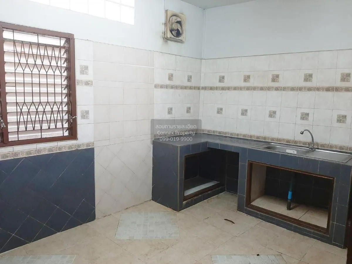 commercial building in front of Chatchai fresh market, Nava Nakor