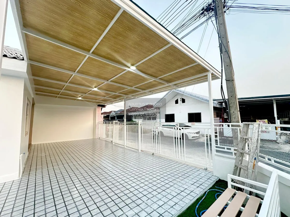 For Sale Townhouse/Townhome  , Baan Arsa House 5 , corner unit , 