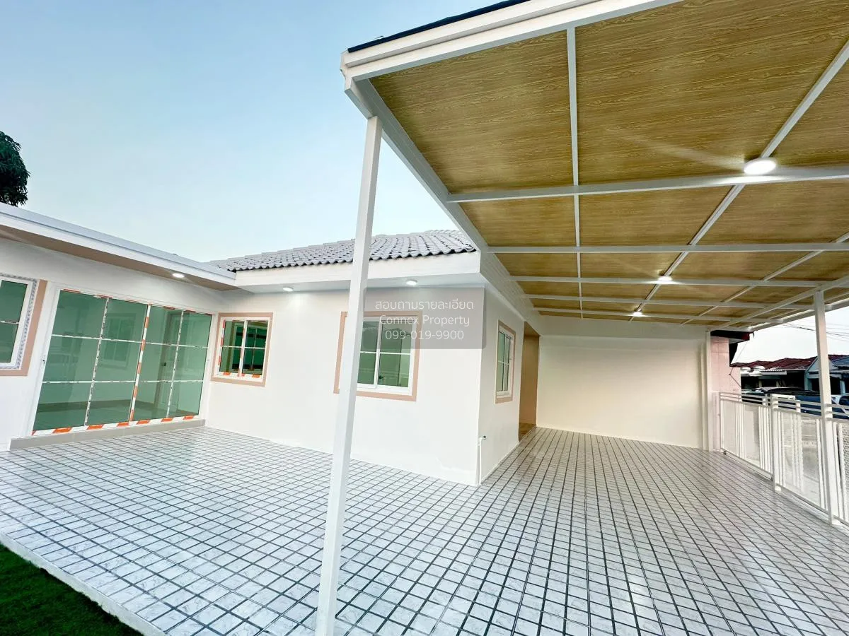 For Sale Townhouse/Townhome  , Baan Arsa House 5 , corner unit , 