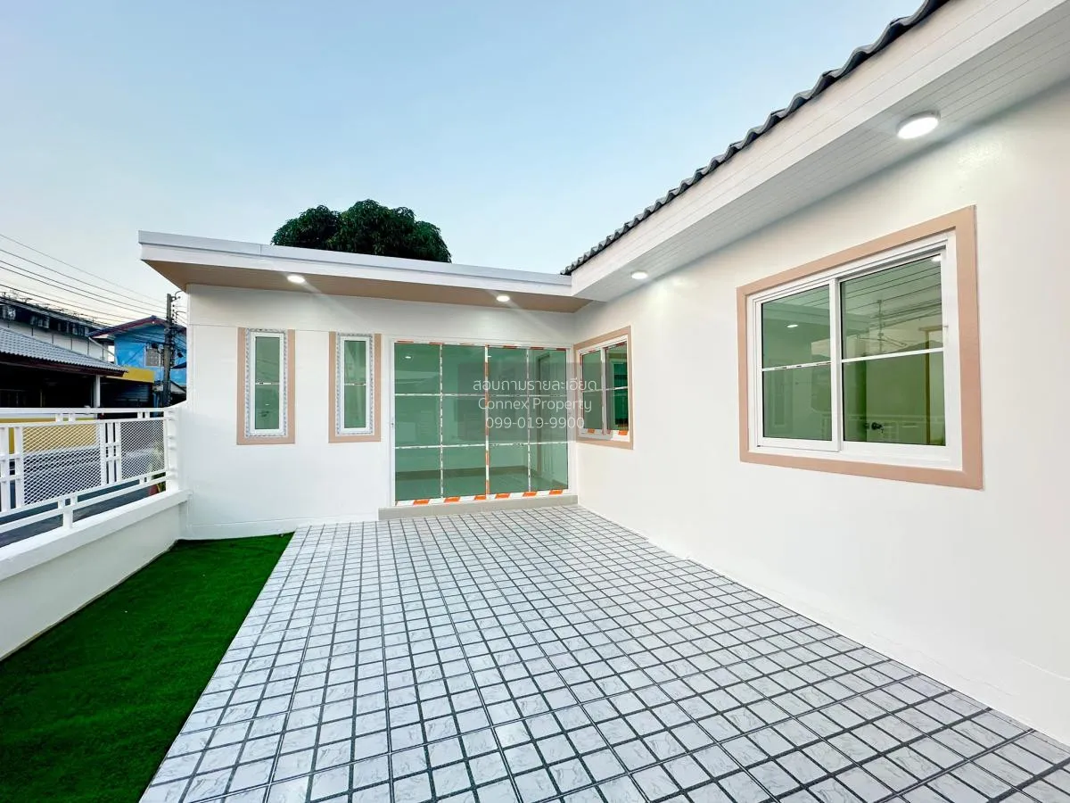 For Sale Townhouse/Townhome  , Baan Arsa House 5 , corner unit , 