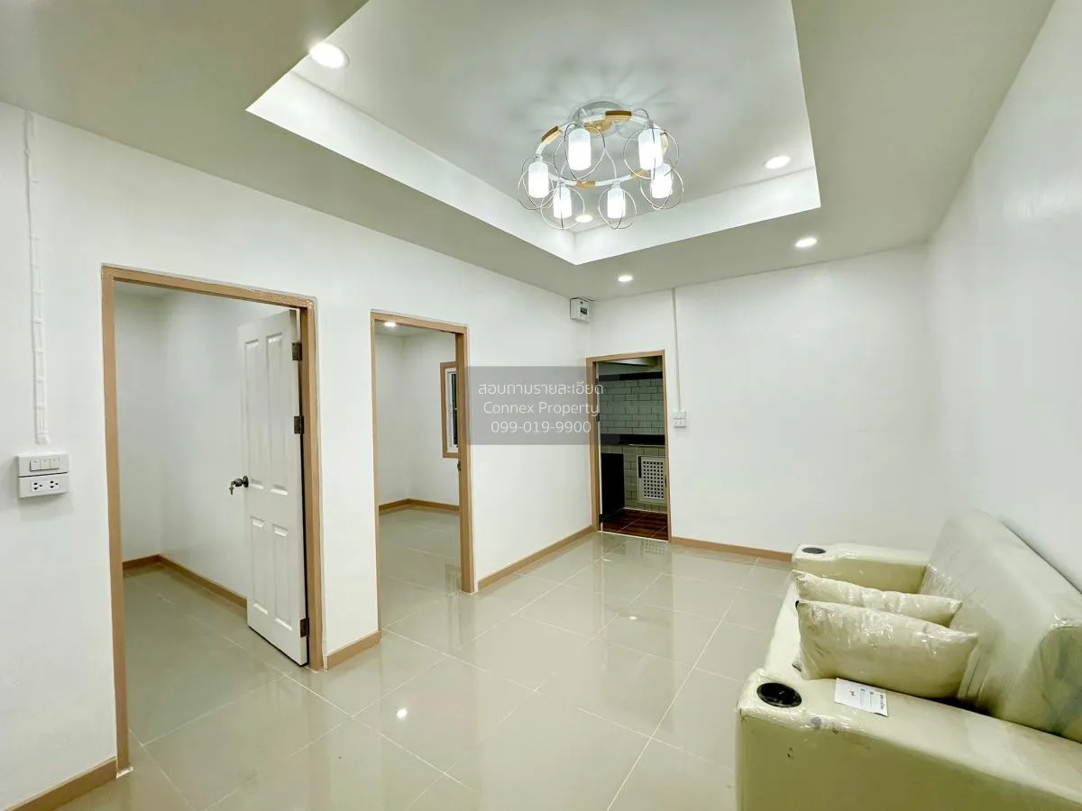 For Sale Townhouse/Townhome  , Baan Arsa House 5 , corner unit , 