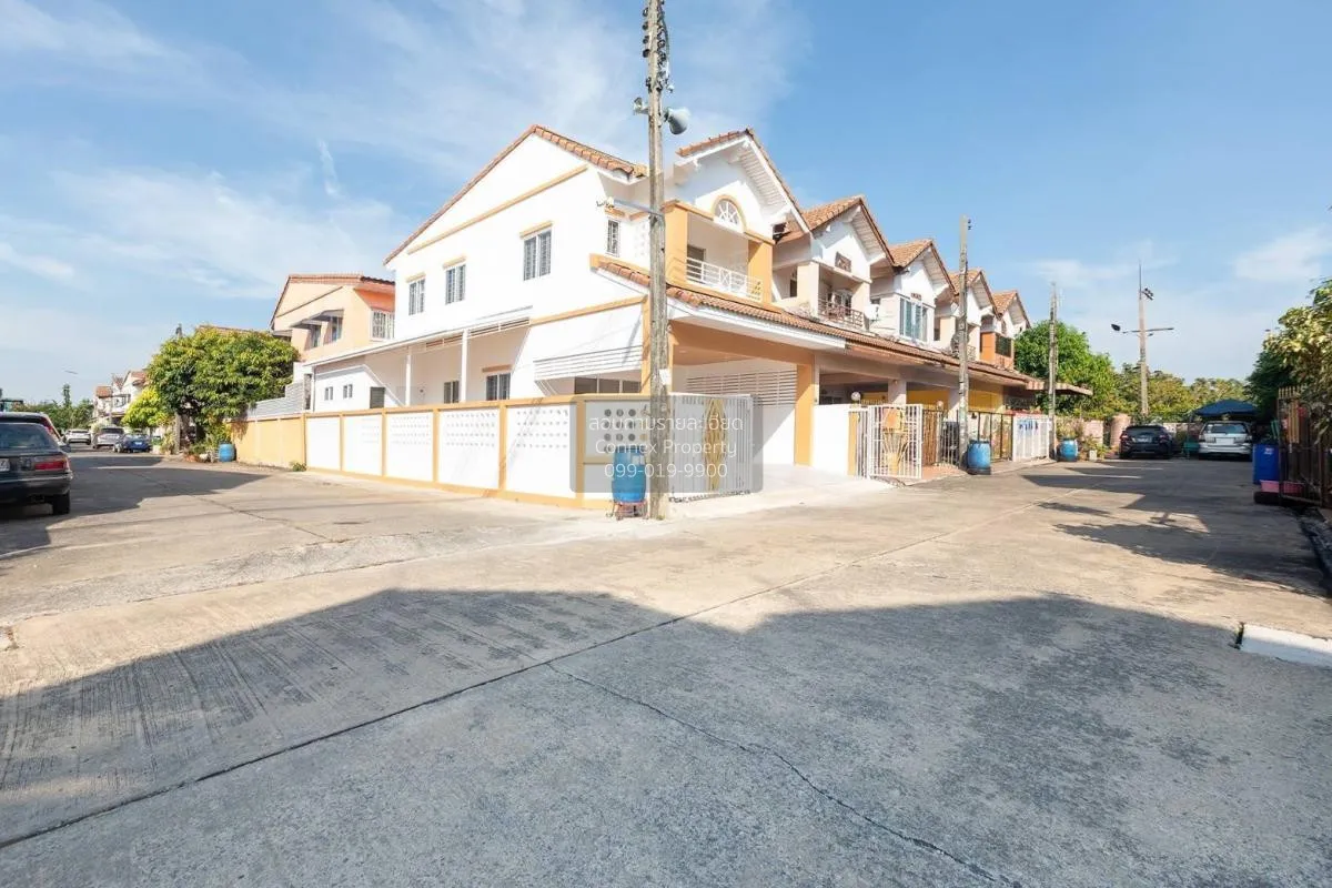 ขายทาวน์เฮ้าส์/ทาวน์โฮม  หมู่บ้านซื่อตรง รังสิต คลอง 3 ห้องมุม หน 2