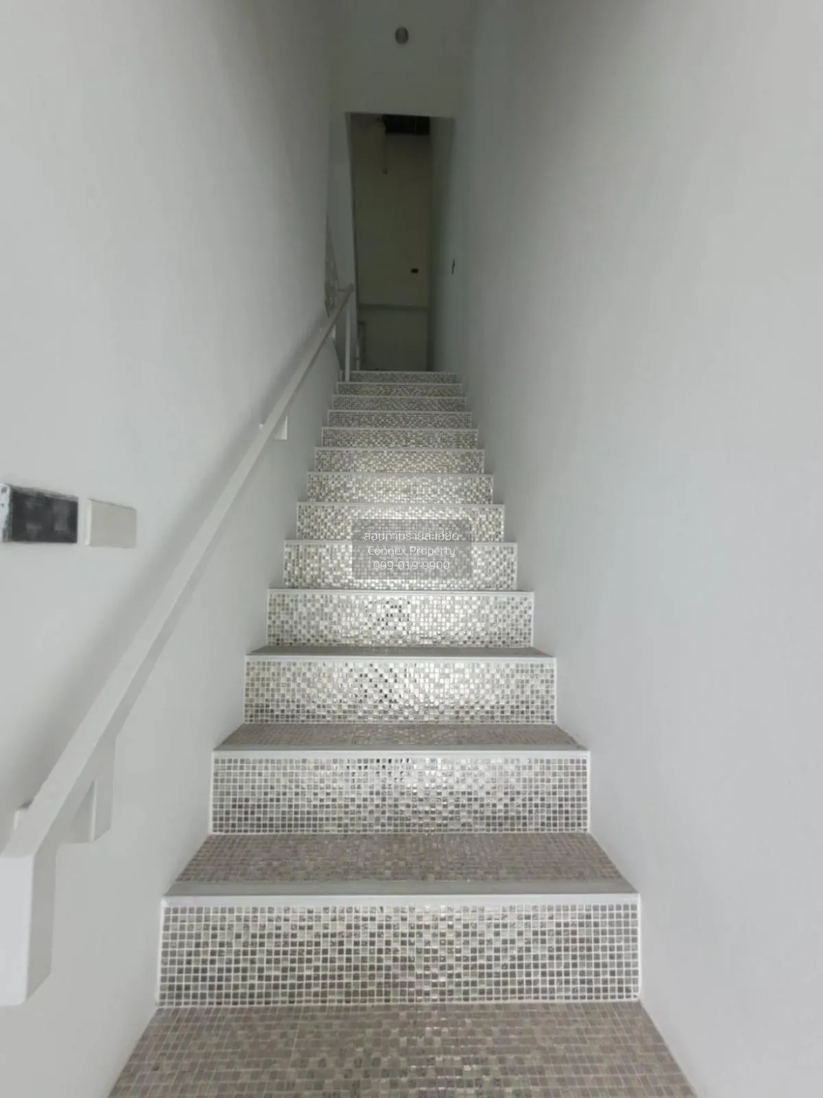 ขายบ้าน  เวโรน่า บาย อุ่นไอรัก ชั้นสูง ห้องมุม หนองไม้แดง เมืองชล