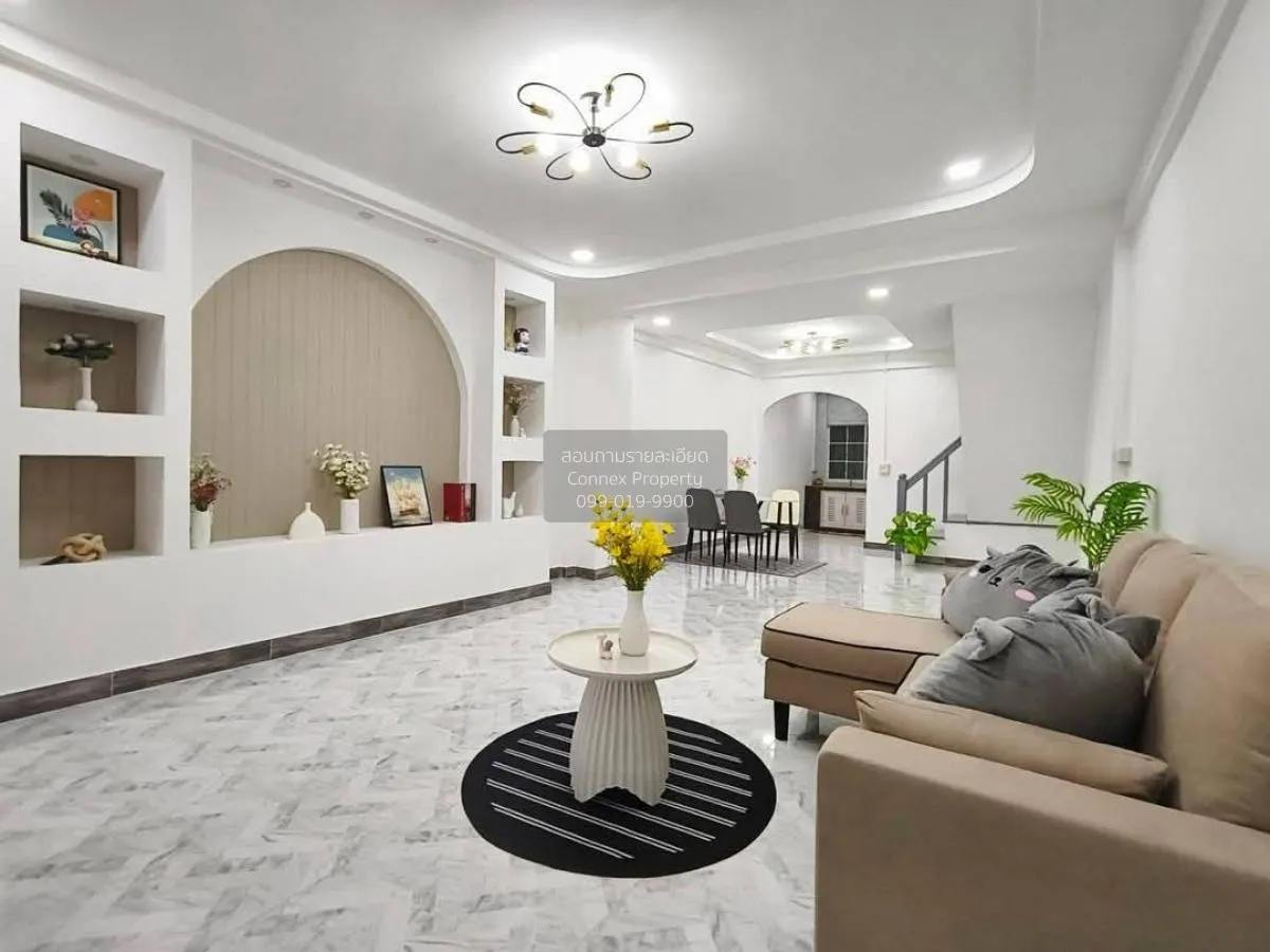 For Sale Townhouse/Townhome  , Phanason Villa 2 , newly renovated 4