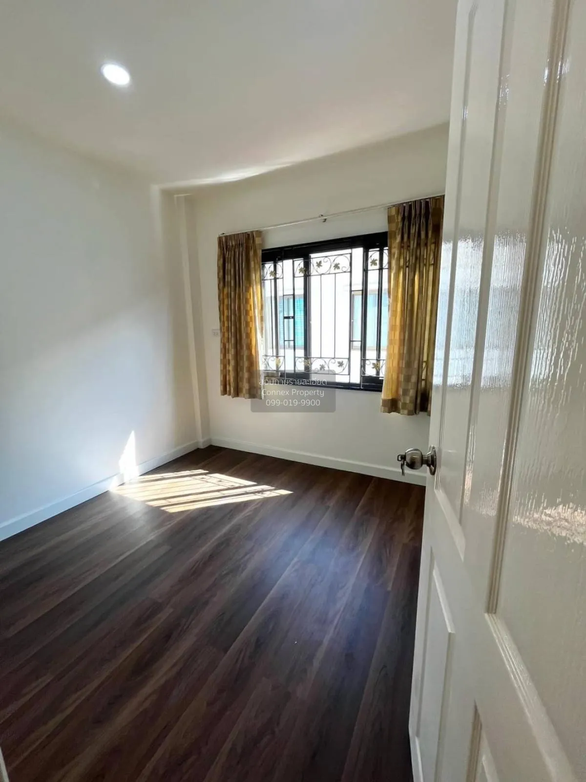 ขายทาวน์เฮ้าส์/ทาวน์โฮม  ทิพย์พิมาน บ้านริมคลอง รีโนเวทใหม่ เสาธง