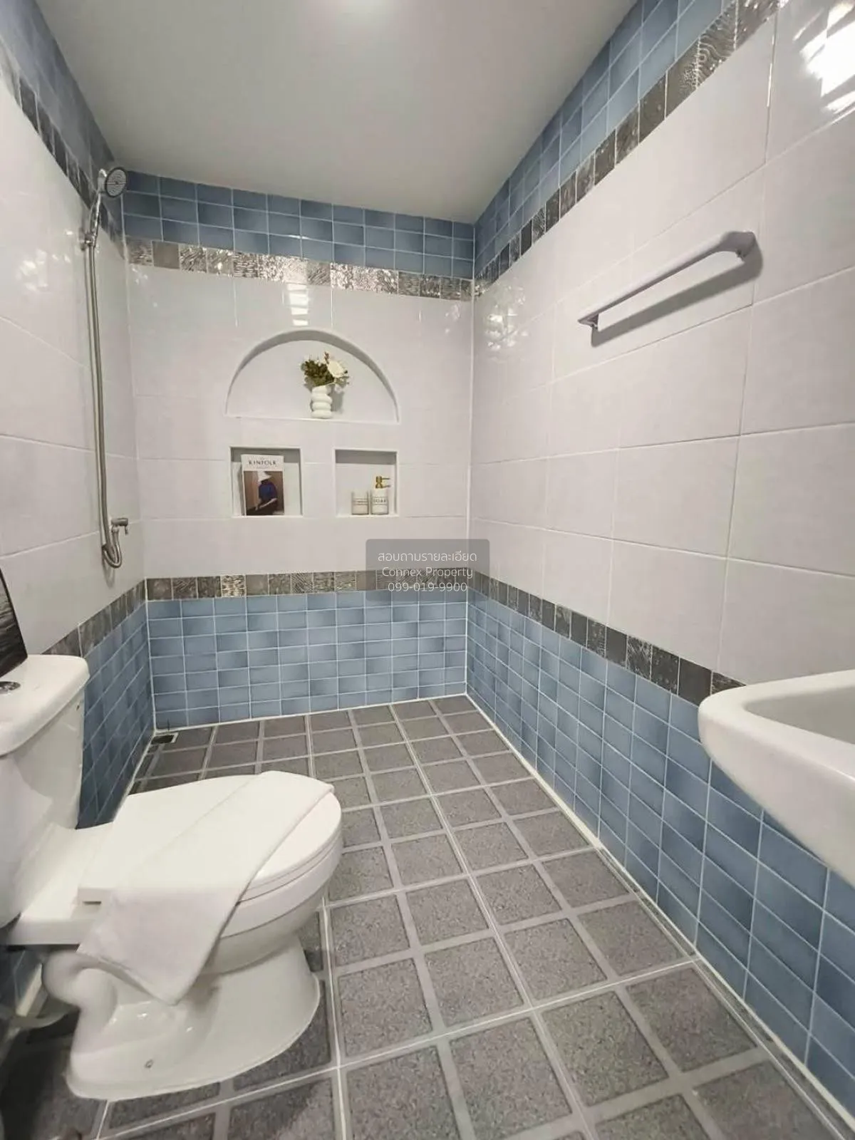 ขายทาวน์เฮ้าส์/ทาวน์โฮม  แดนทองวิลเลจ วัชรพล รีโนเวทใหม่ ท่าแร้ง 