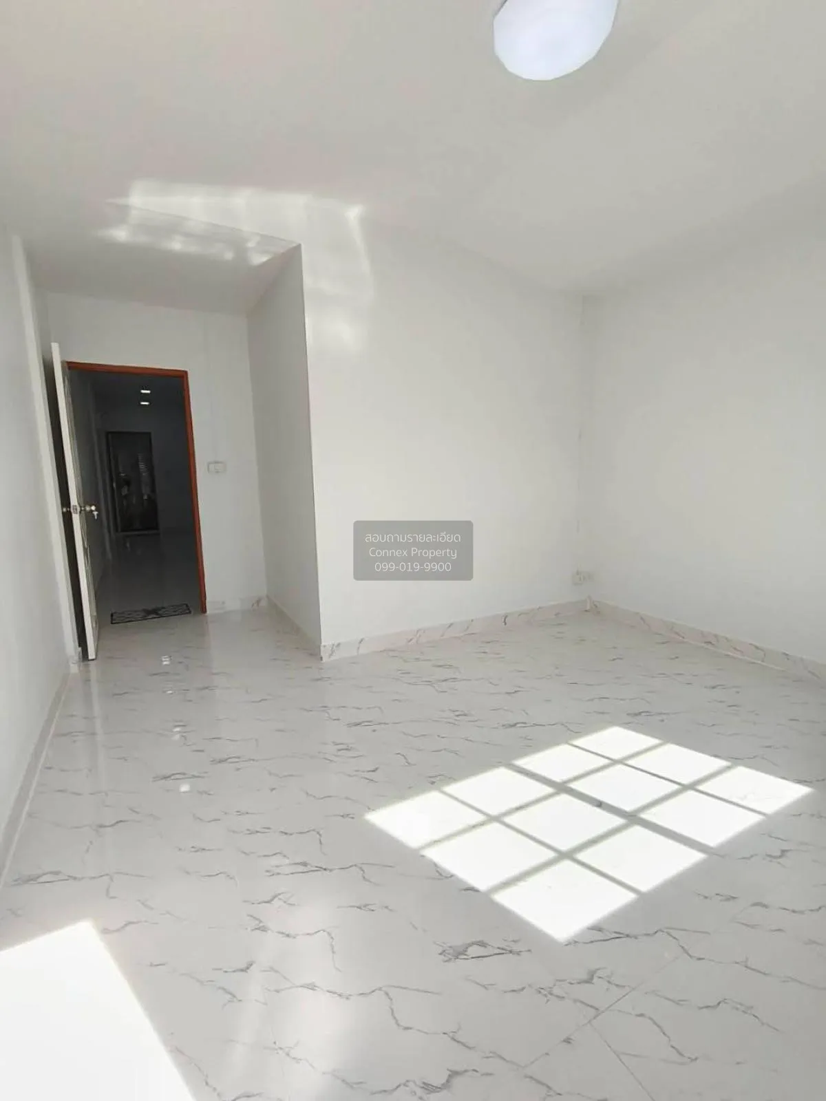 ขายทาวน์เฮ้าส์/ทาวน์โฮม  แดนทองวิลเลจ วัชรพล รีโนเวทใหม่ ท่าแร้ง 