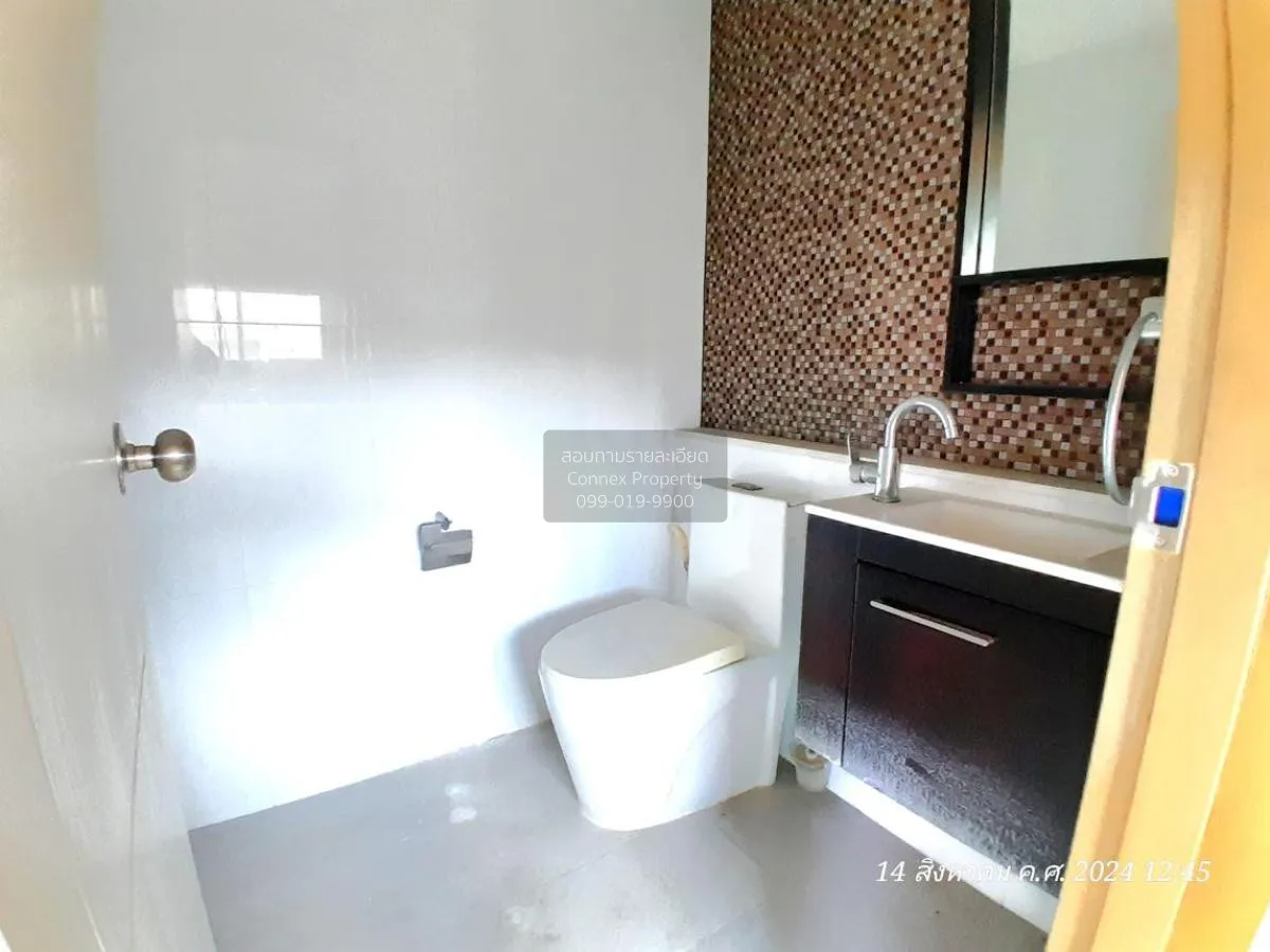 For Sale Townhouse/Townhome  , Deluxe Town Ramintra , Tha Raeng ,