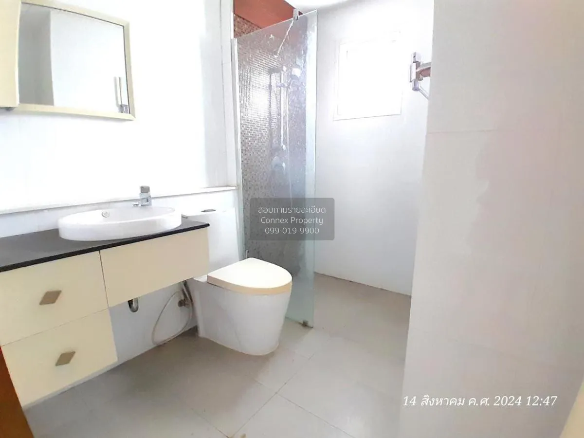 For Sale Townhouse/Townhome  , Deluxe Town Ramintra , Tha Raeng ,