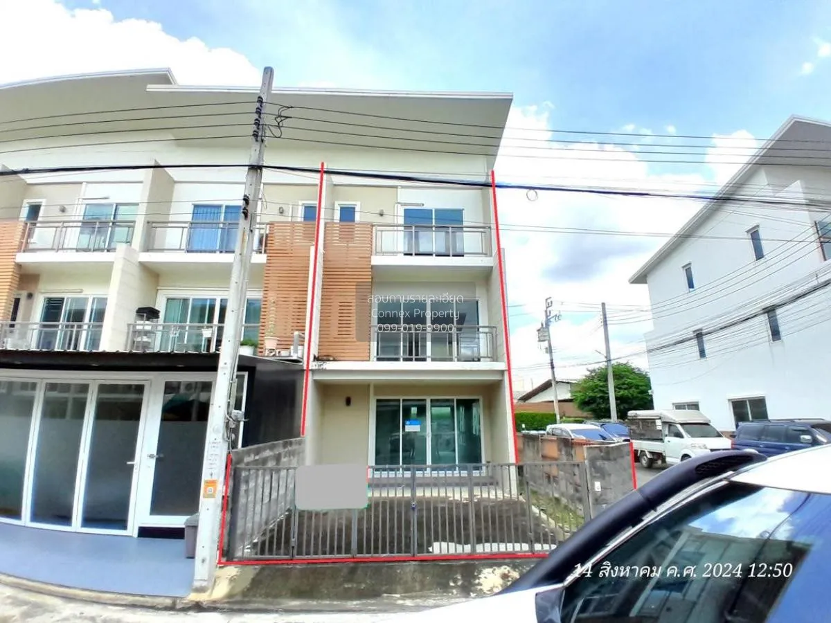 For Sale Townhouse/Townhome  , Deluxe Town Ramintra , Tha Raeng , 1