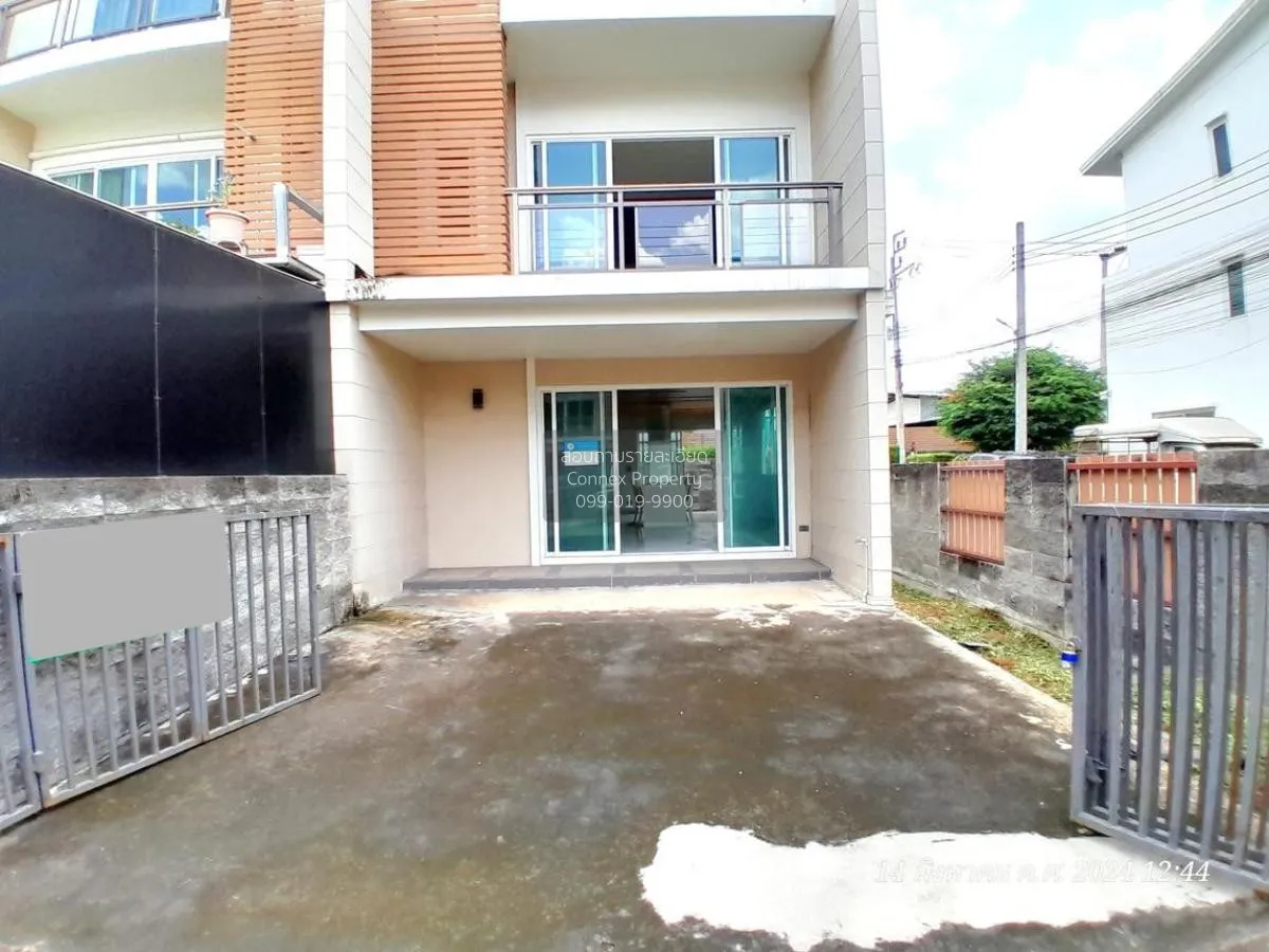 For Sale Townhouse/Townhome  , Deluxe Town Ramintra , Tha Raeng , 2
