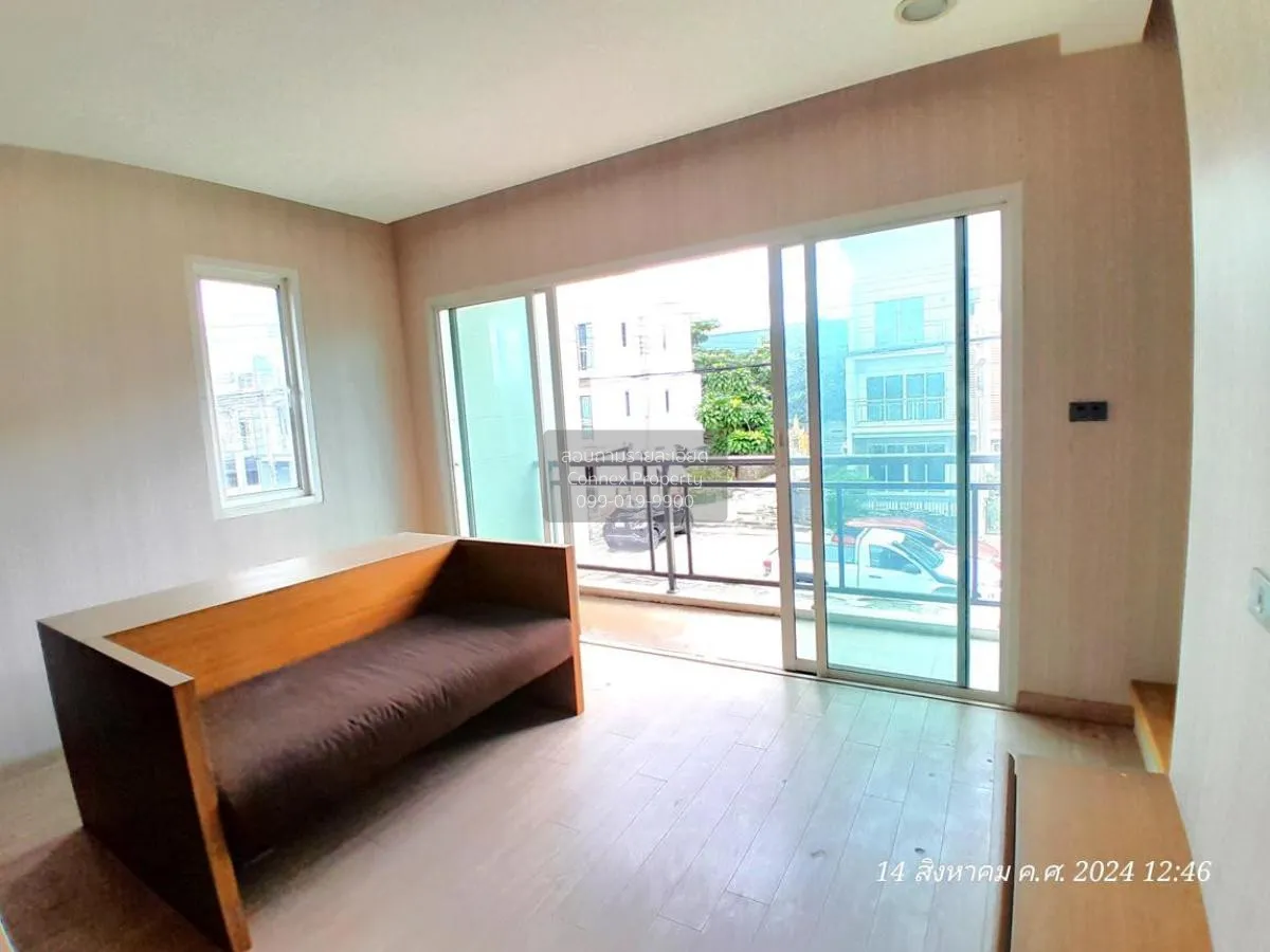 For Sale Townhouse/Townhome  , Deluxe Town Ramintra , Tha Raeng ,