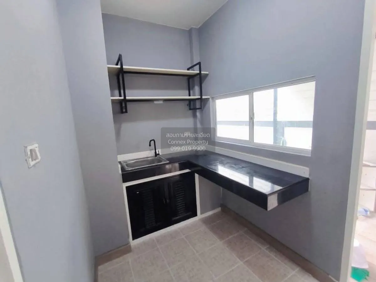 For Sale Townhouse/Townhome  , Baan Fah Piyarom Premier Park Rang