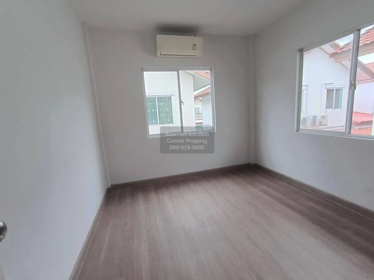 For Sale Townhouse/Townhome  , Baan Fah Piyarom Premier Park Rang