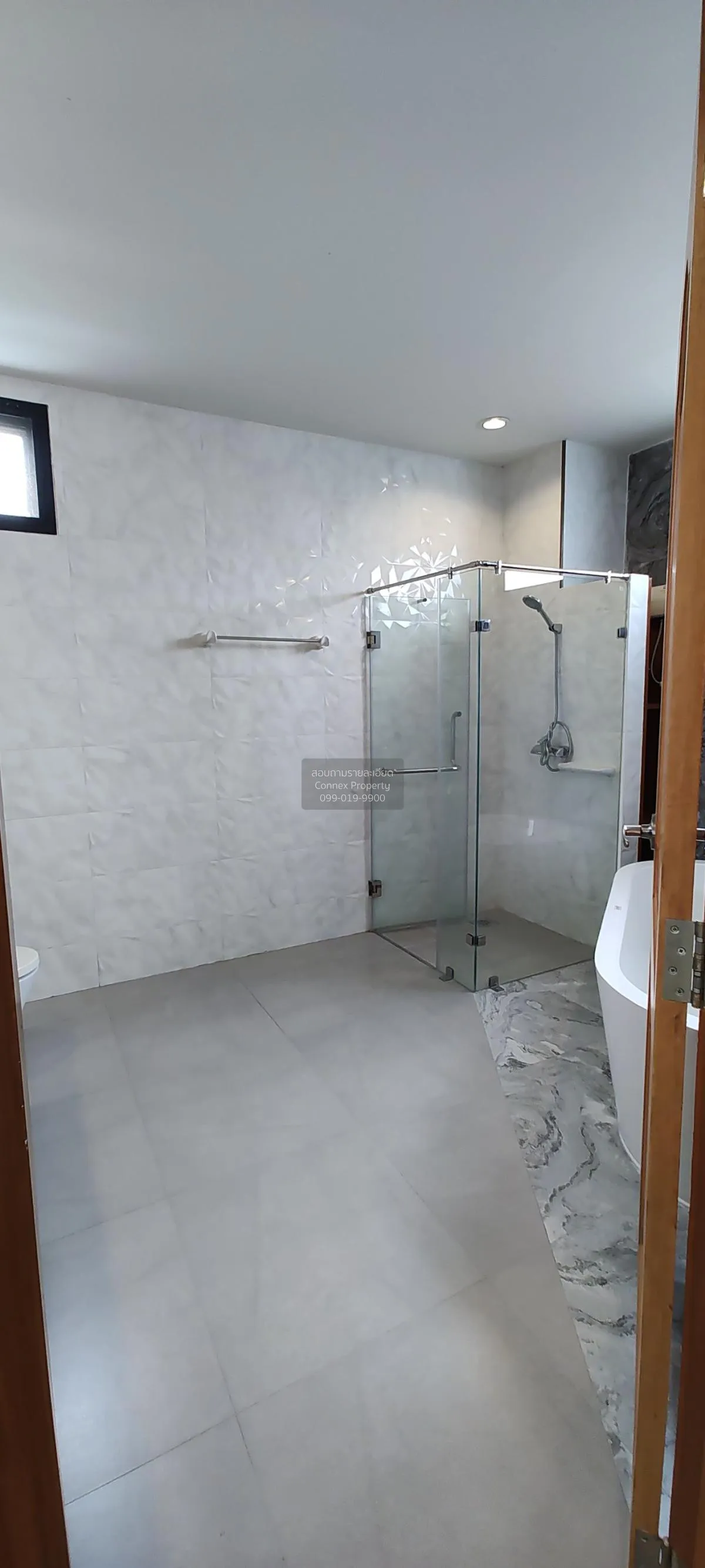 For Sale 3.5-storey detached house 250 sqm. Soi Lat Phrao 25 yeak