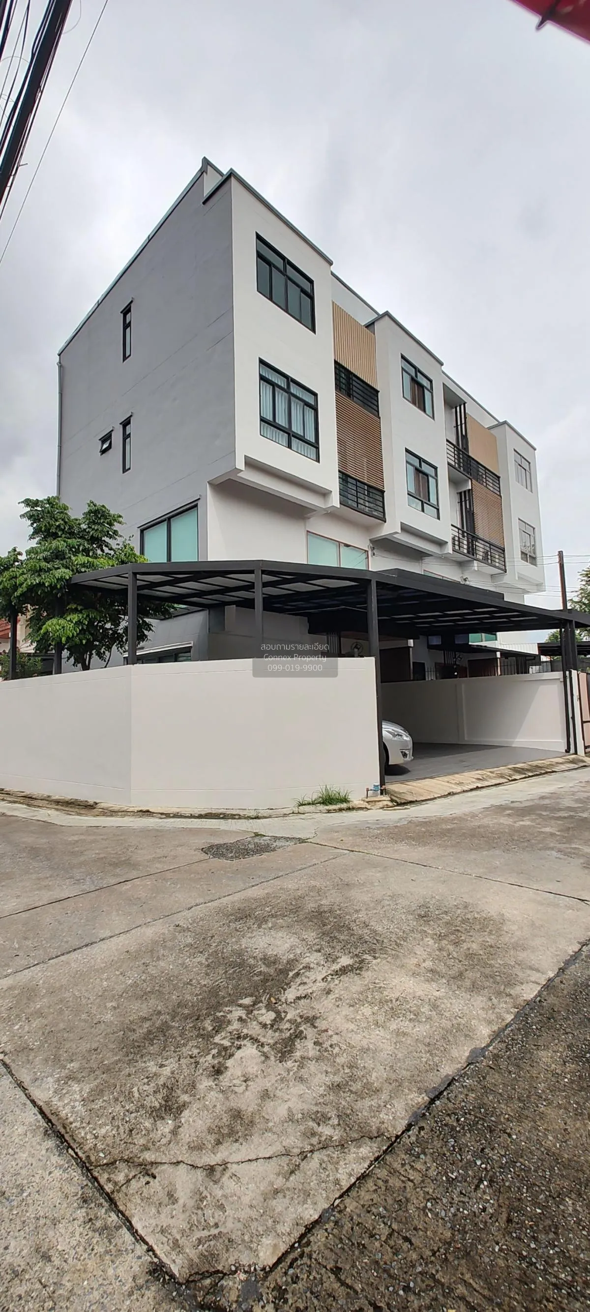 For Sale 3.5-storey detached house 250 sqm. Soi Lat Phrao 25 yeak 3