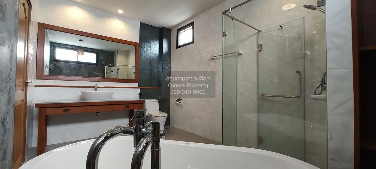 For Sale 3.5-storey detached house 250 sqm. Soi Lat Phrao 25 yeak