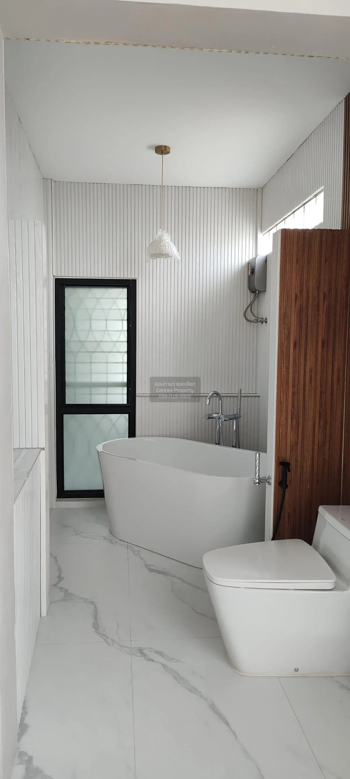 For Sale 3.5-storey detached house 250 sqm. Soi Lat Phrao 25 yeak