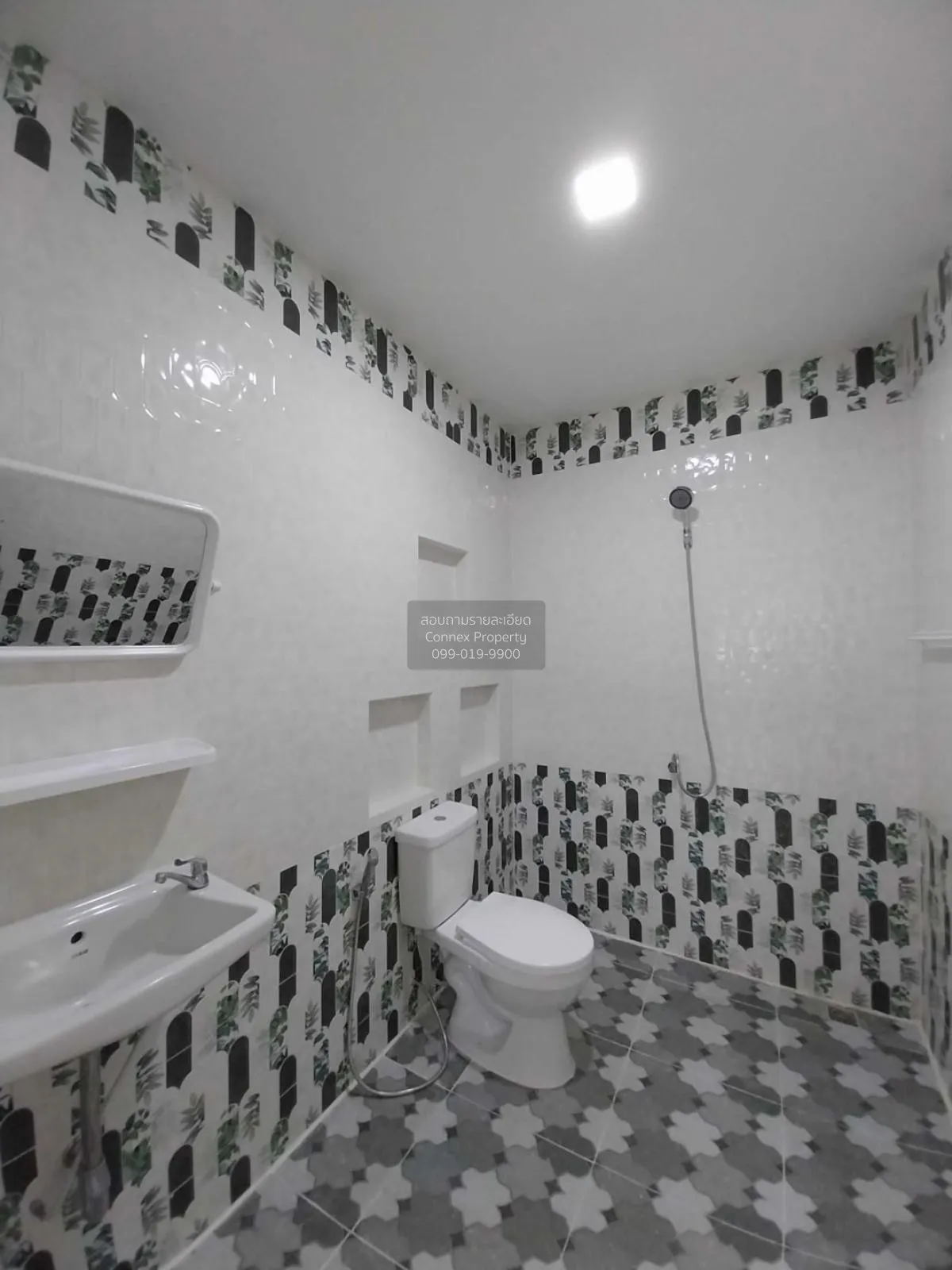 ขายทาวน์เฮ้าส์/ทาวน์โฮม  บ้านเสนาวิลล่า 8 รีโนเวทใหม่ สามวาตะวันต