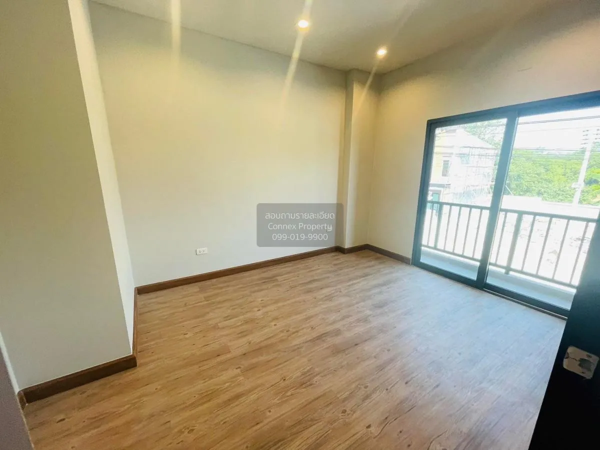 For Sale Townhouse/Townhome  , Parco Land , Maptaphut , Mueang Ra 4