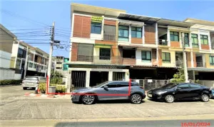 ขายทาวน์เฮ้าส์/ทาวน์โฮม  ซิกเนเจอร์ เพชรเกษม 69 หนองค้างพลู เขต ภาษีเจริญ กรุงเทพ CX-114637