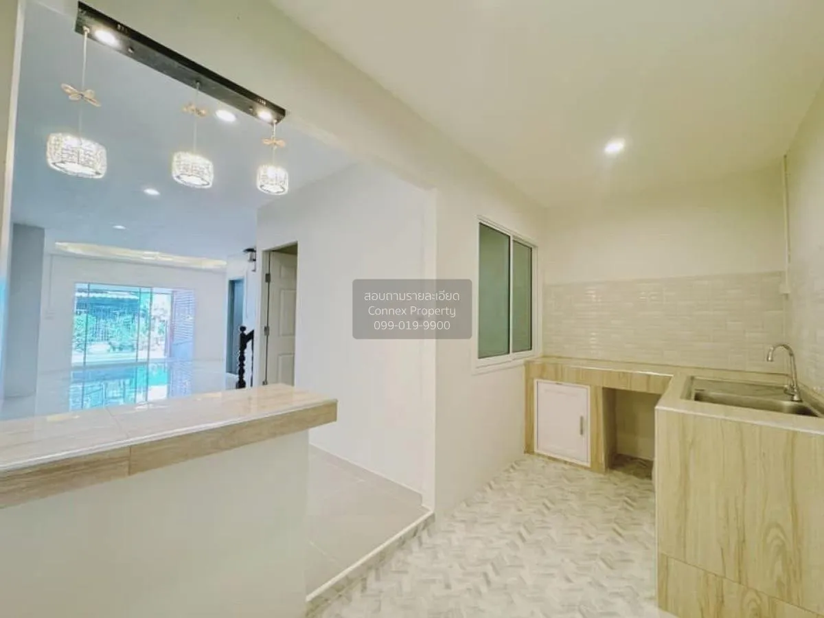 For Sale Townhouse/Townhome  , Phong Sirichai 1 , newly renovated