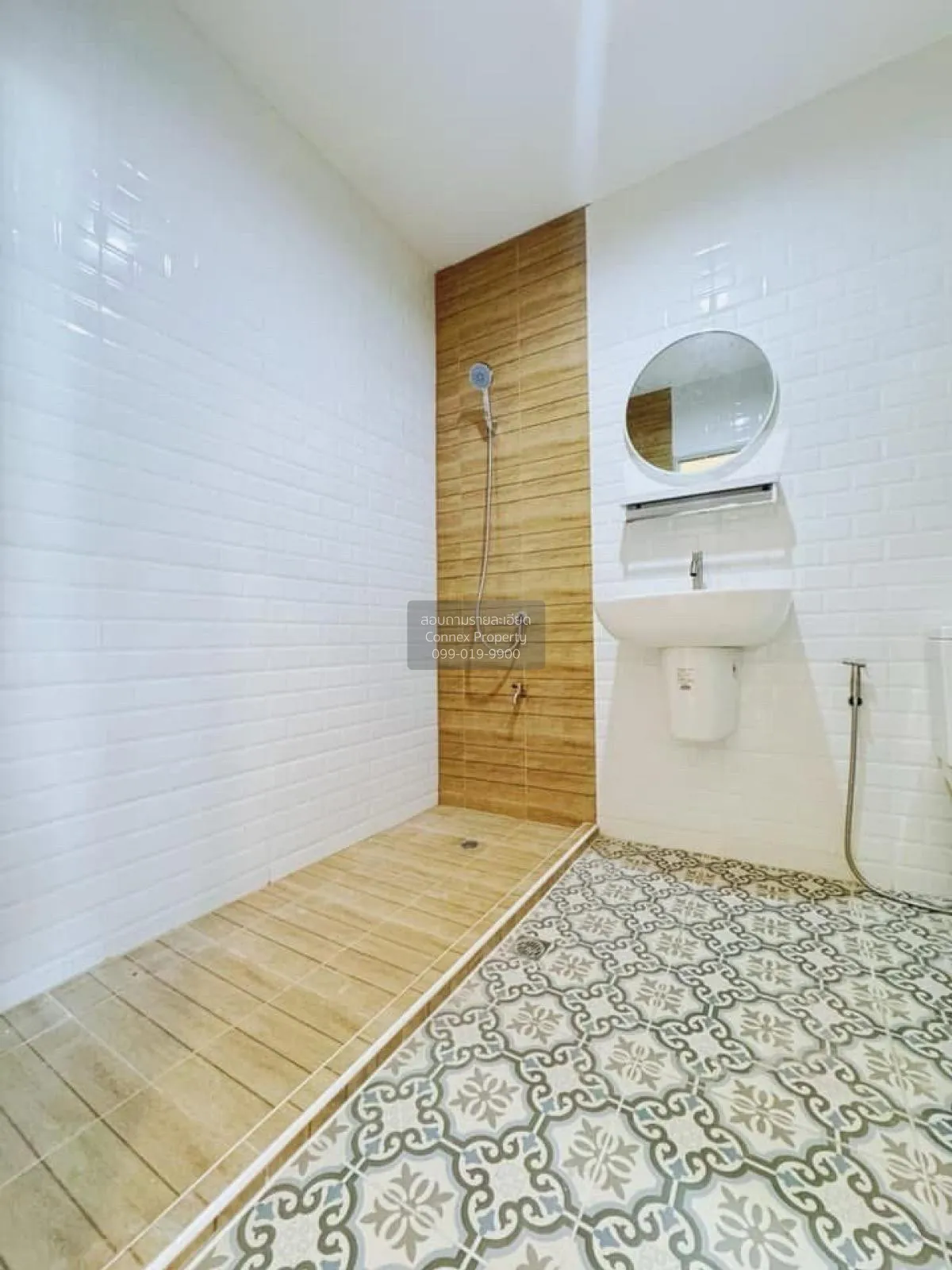 For Sale Townhouse/Townhome  , Phong Sirichai 1 , newly renovated 4