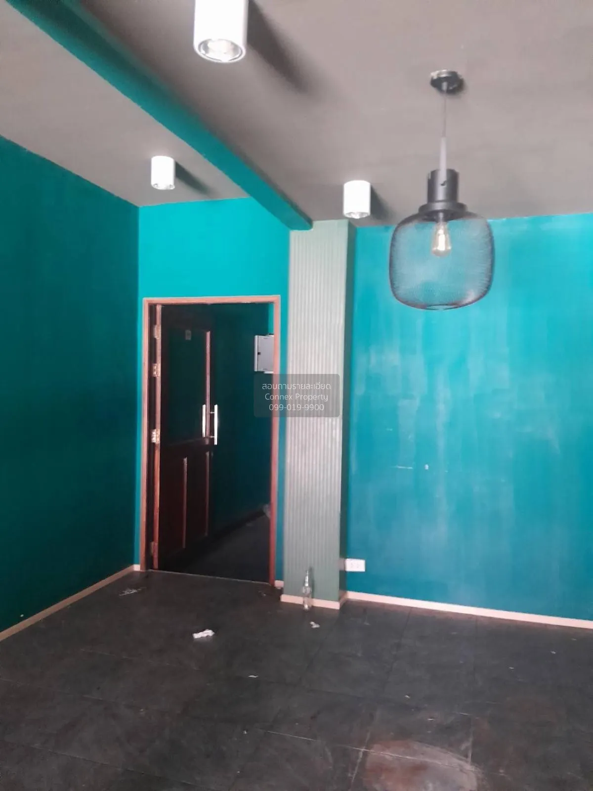 For Sale For sale: 2-unit, 3-storey restaurant business on Bantha