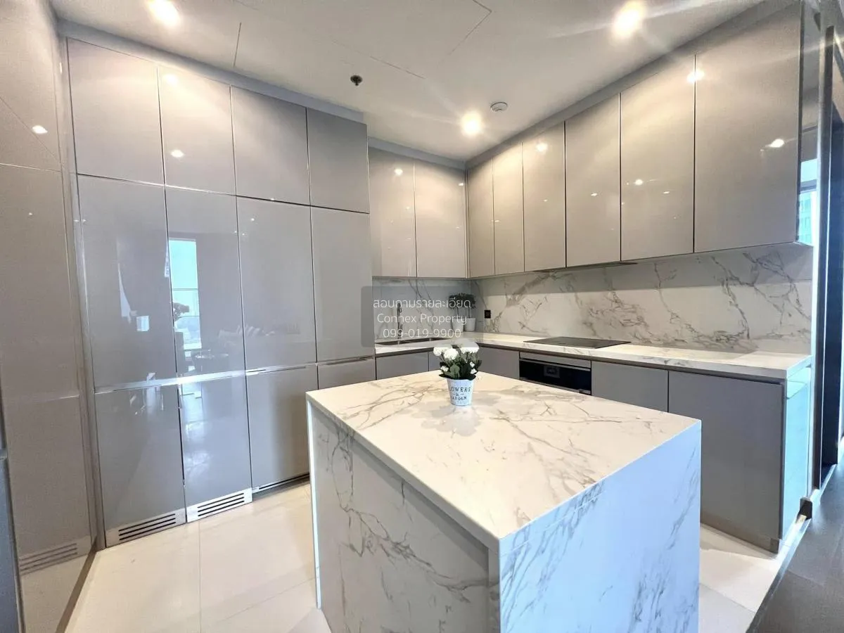 For Sale Condo , The Esse at Singha Complex , corner unit , MRT-P