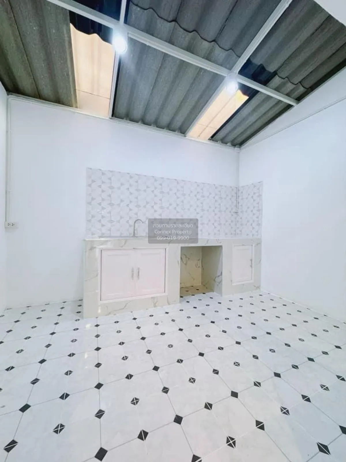 For Sale Townhouse/Townhome  , Pongsirichai 2 , newly renovated ,