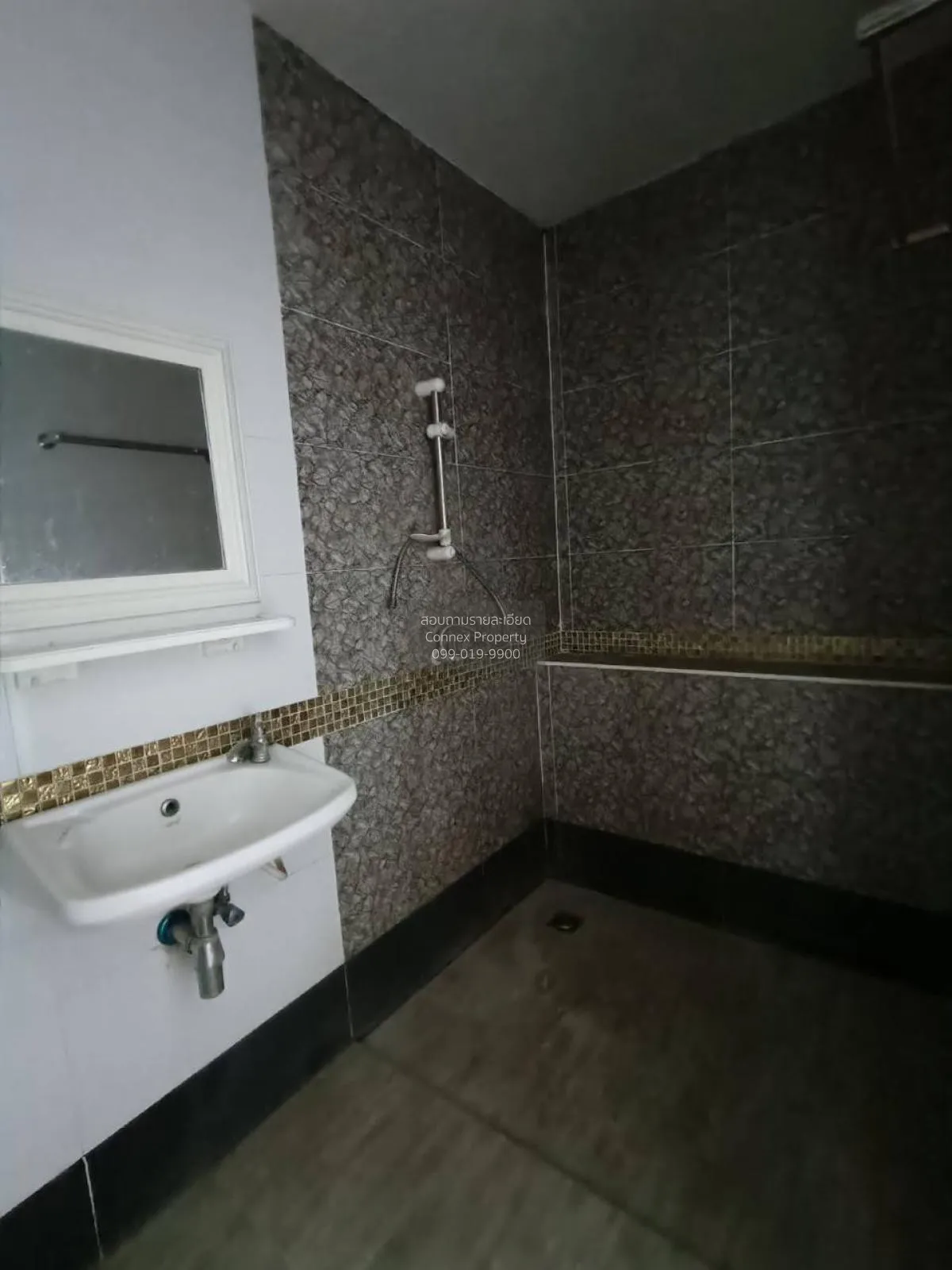 For Sale Townhouse/Townhome  , Pasiri Tara 5 , nice view , Phai T