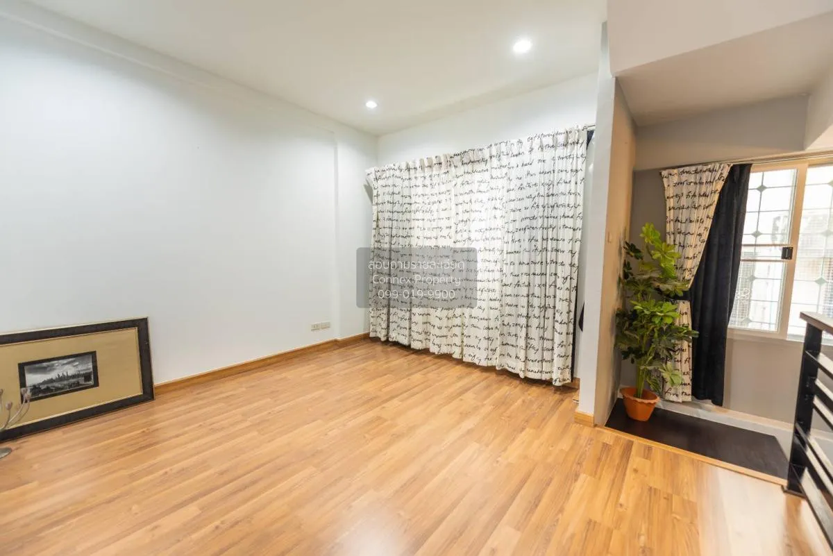 For Sale Townhouse/Townhome  , Autumn Residence , newly renovated