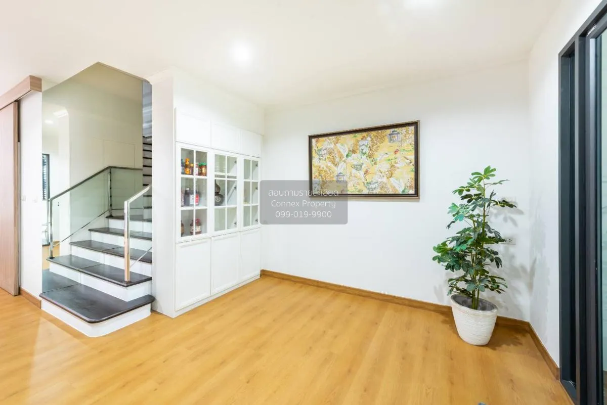 For Sale Townhouse/Townhome  , Autumn Residence , newly renovated 2