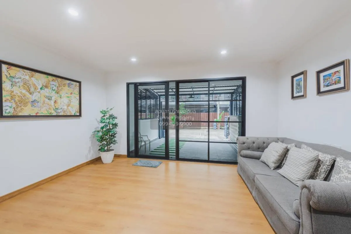 For Sale Townhouse/Townhome  , Autumn Residence , newly renovated 3