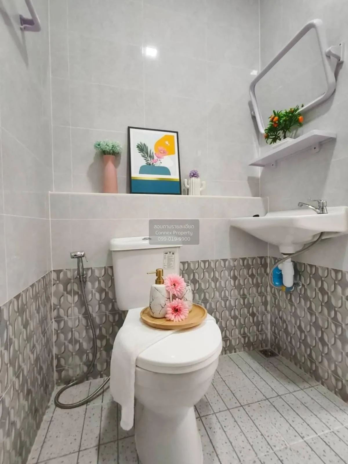 For Sale Townhouse/Townhome  , Priap Thong 2 , corner unit , newl