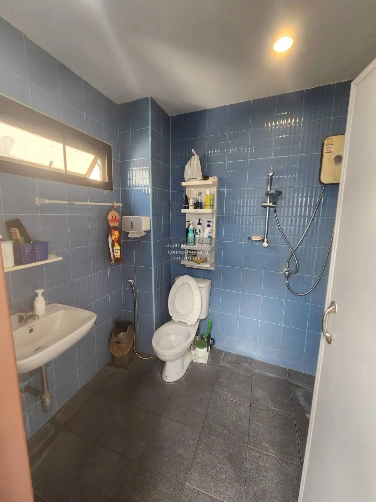 ขายขายอาคารพานิชย์ ถนนใหญ่ย่านฝั่งธน ใกล้สี่เเยกมไหสวรรค์ ดาวคะนอ