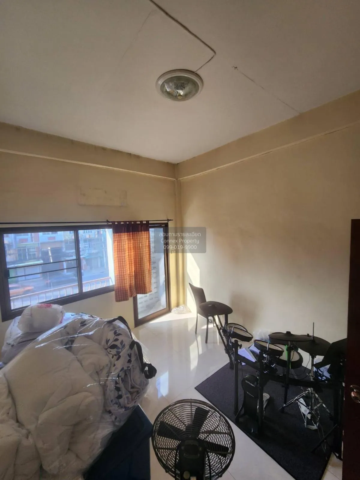 ขายขายอาคารพานิชย์ ถนนใหญ่ย่านฝั่งธน ใกล้สี่เเยกมไหสวรรค์ ดาวคะนอ