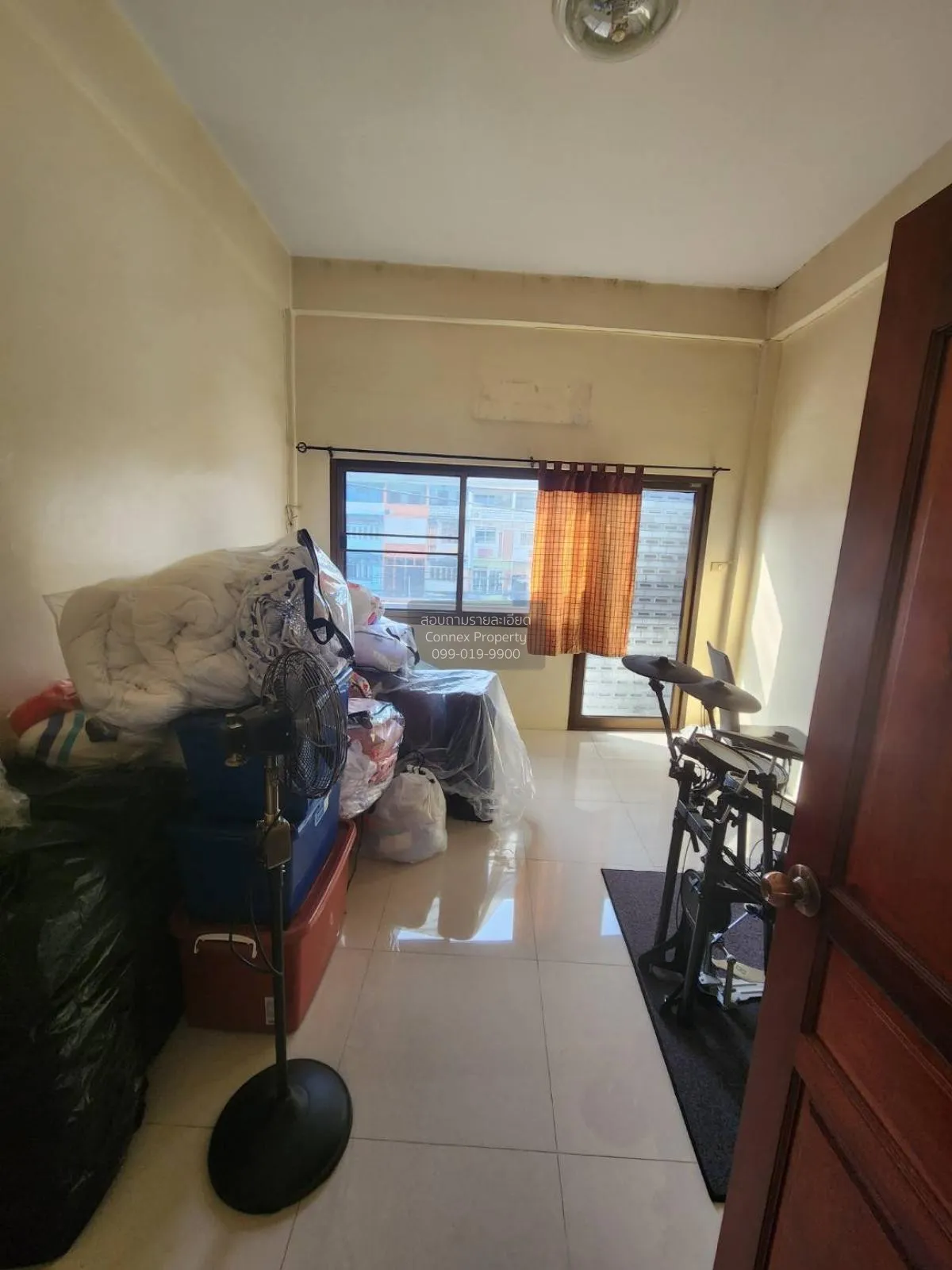 ขายขายอาคารพานิชย์ ถนนใหญ่ย่านฝั่งธน ใกล้สี่เเยกมไหสวรรค์ ดาวคะนอ