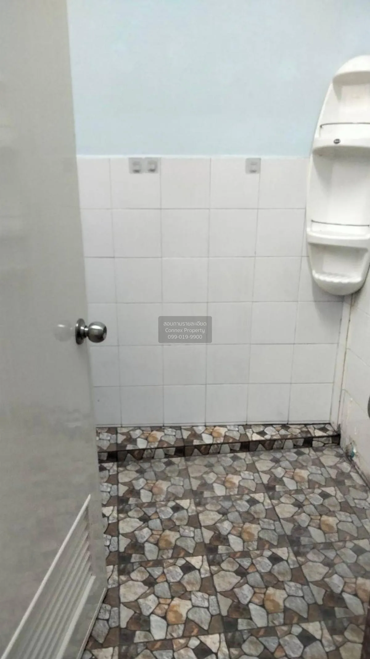 ขาย ขายอาคารพาณิชย์ ถนนสายหลัก ย่านธนบุรี ใกล้สี่แยกมหาสวรรค์ ดาว