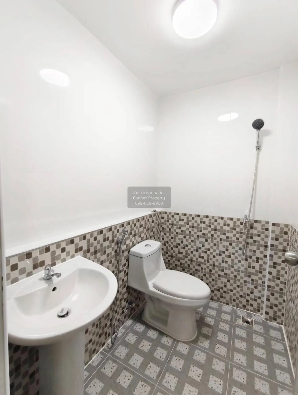 For Sale Townhouse/Townhome  , Maneerin Lake & Park Ratchaphruek 