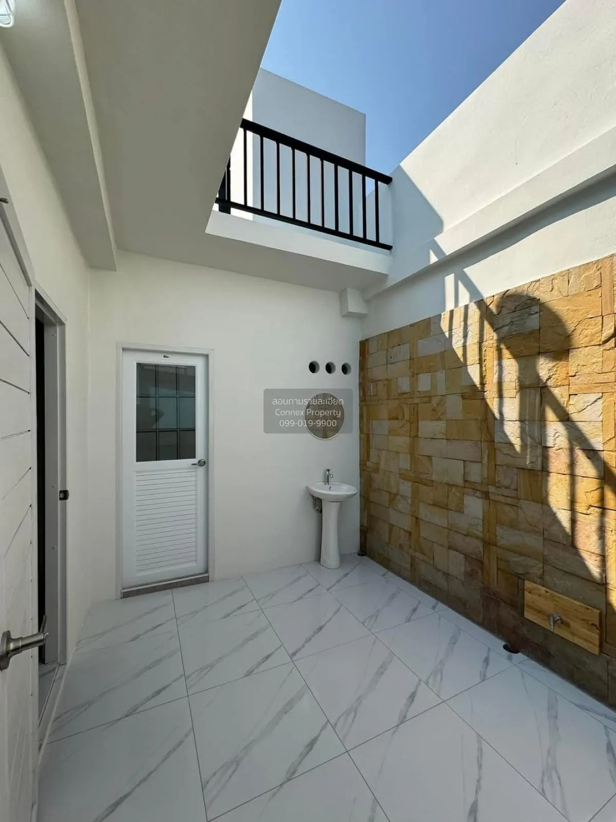 For Sale House , Baan Sintawee Suanthon 2 , wide frontage , newly