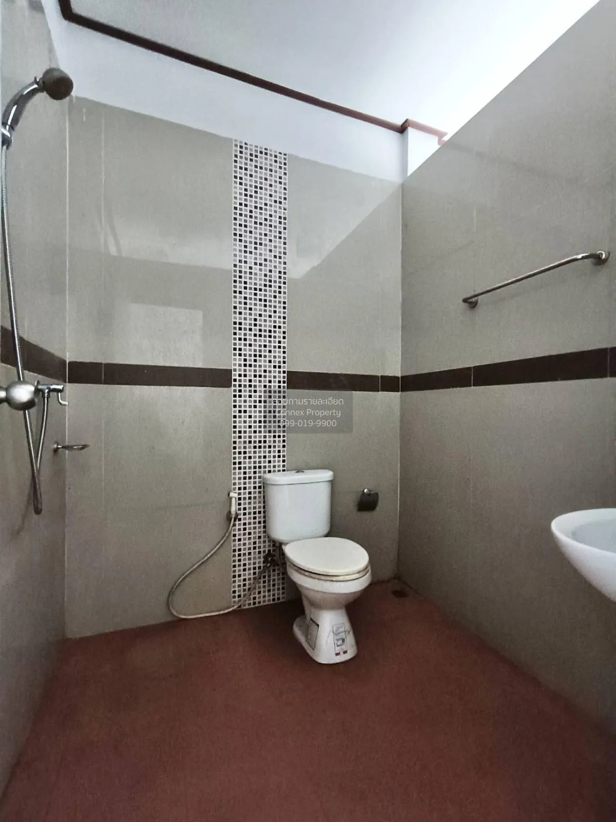 ขายอาคารพาณิชย์ ซีทาวน์โมเดร์นเพลส ห้องมุม หน้ากว้าง วัดประดู่ เม