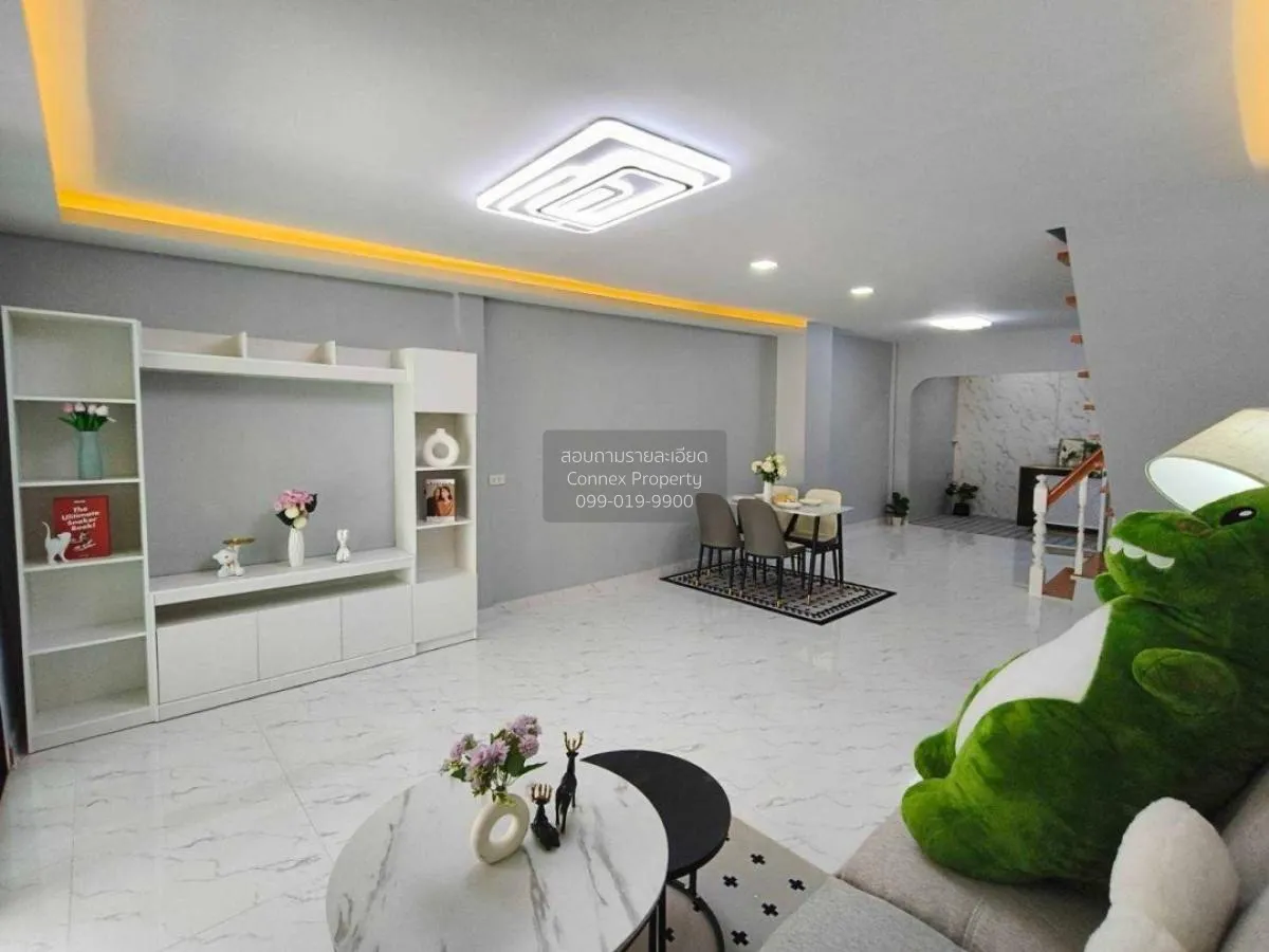 For Sale Townhouse/Townhome  , Sri Prajak Villa 1 - 2 , newly ren